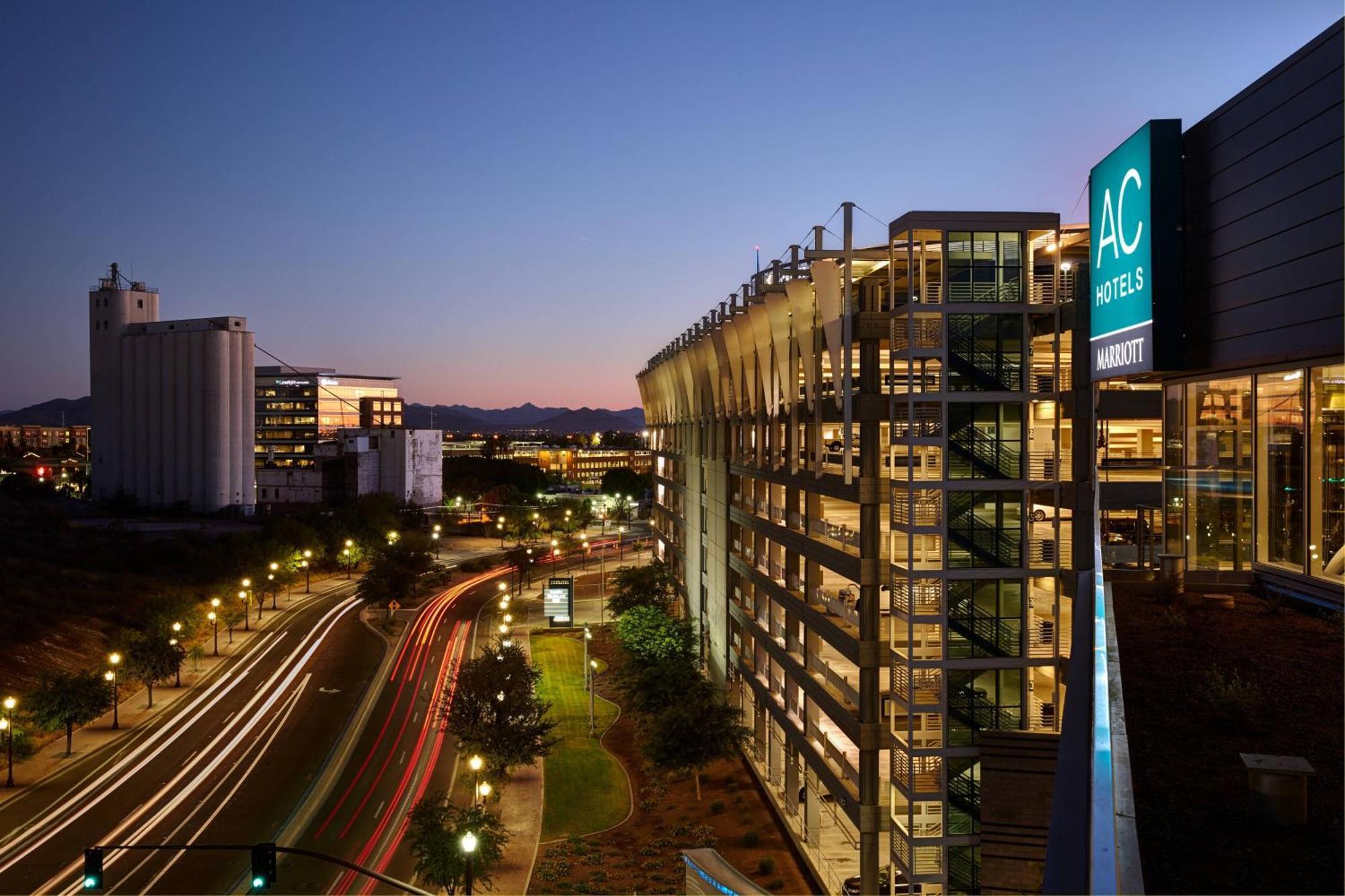 Ac Hotel By Marriott Phoenix Tempe/Downtown Extérieur photo